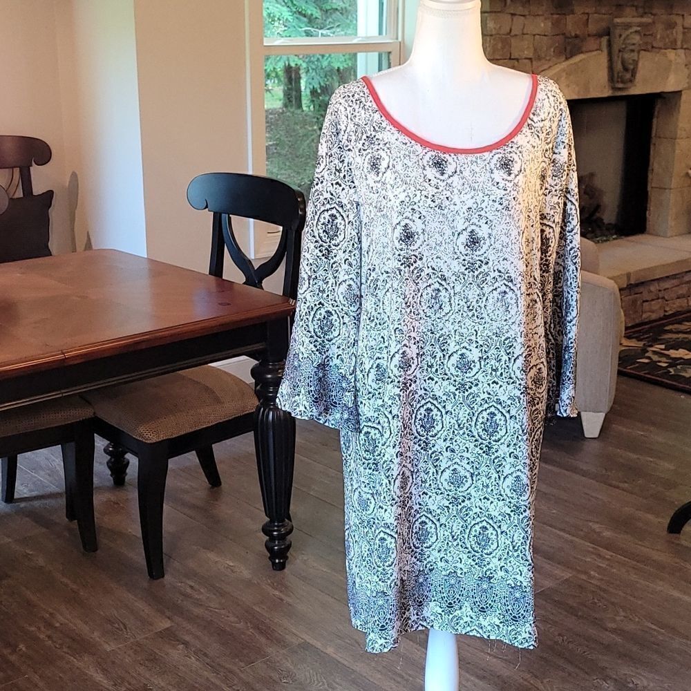 Lime Chili Black and White with Red Neckline Midi Dress